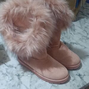 Women's Tan Fur-Lined Boots